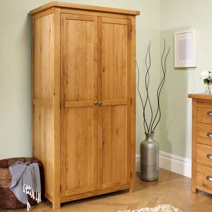 Oak wardrobe solid door quercus wardrobes bedroom furniture con top doors contemporary